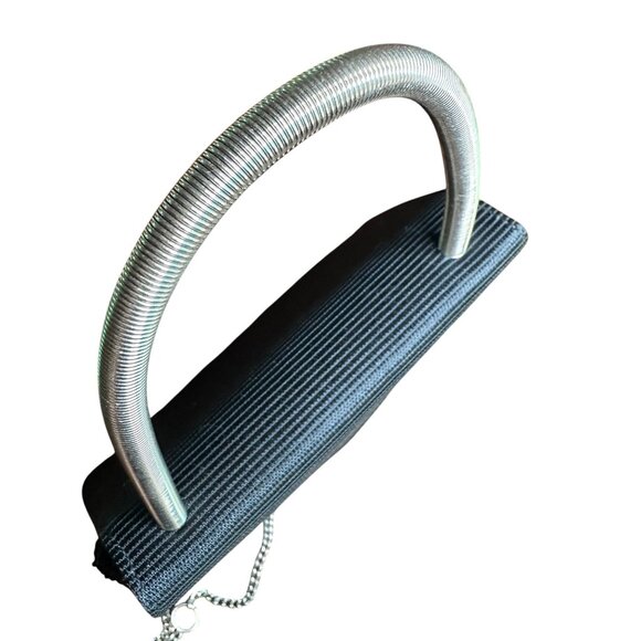 Vintage-Inspired Black Ribbed Purse With Top Handle & Detachable Chain Strap - Picture 8 of 9